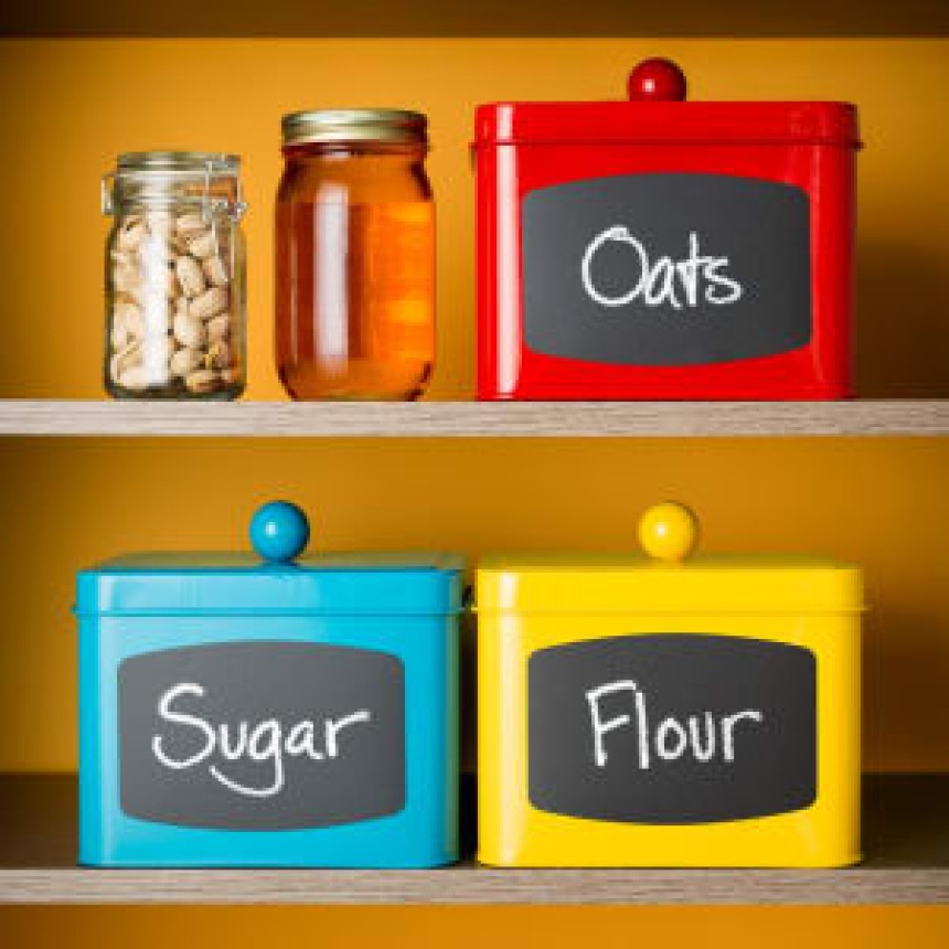 Chalkboard Labels in kitchen